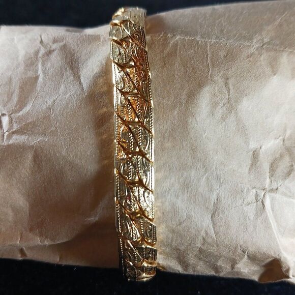 Sarah Coventry Vintage 1965 Embraceable Reversible Gold Tone Bracelet - Picture 1 of 7